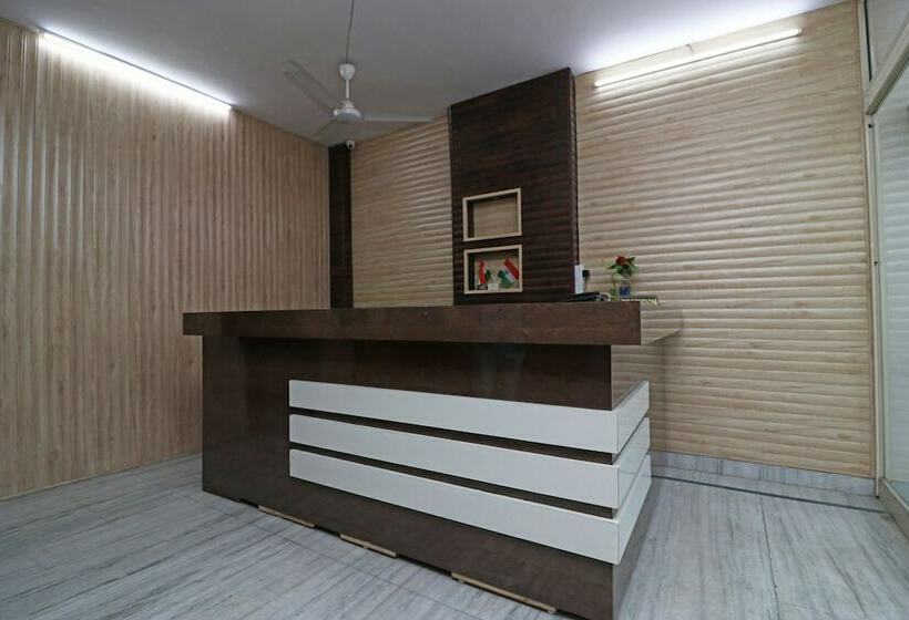 Oyo 16270 Hotel Sweet Home