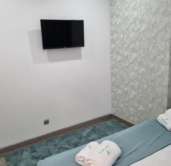 ペンション Mikaela Guest House