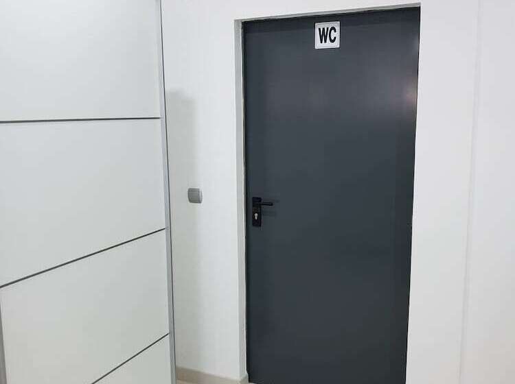 ペンション Mikaela Guest House