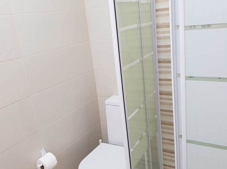 ペンション Mikaela Guest House