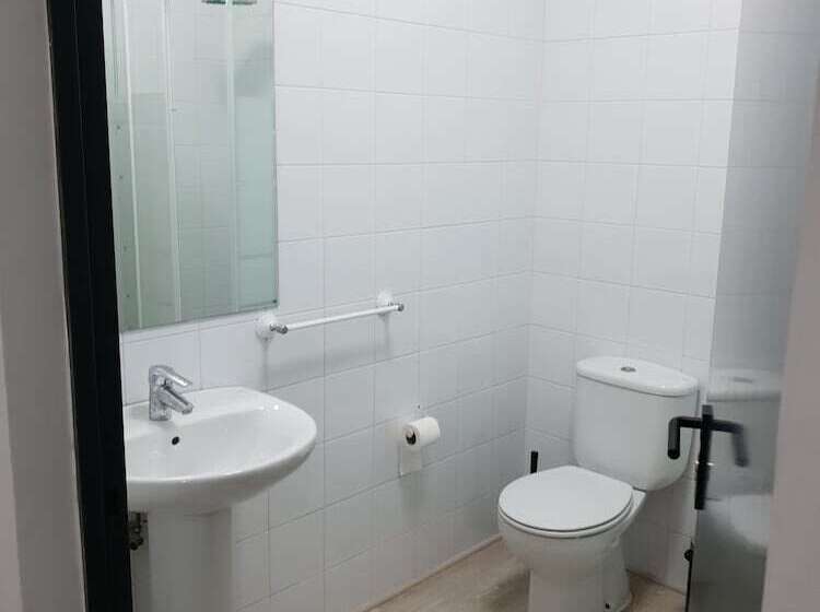 ペンション Mikaela Guest House