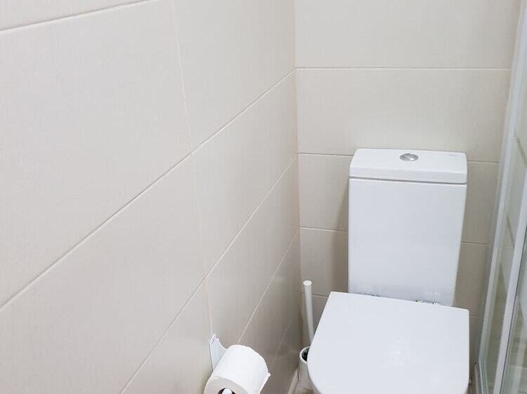 ペンション Mikaela Guest House