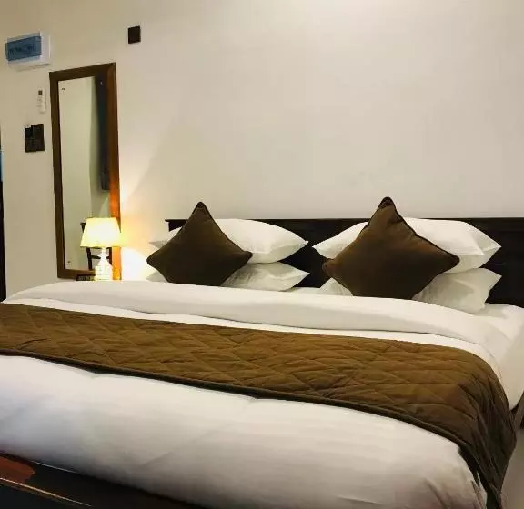 هتل Opulence Colombo