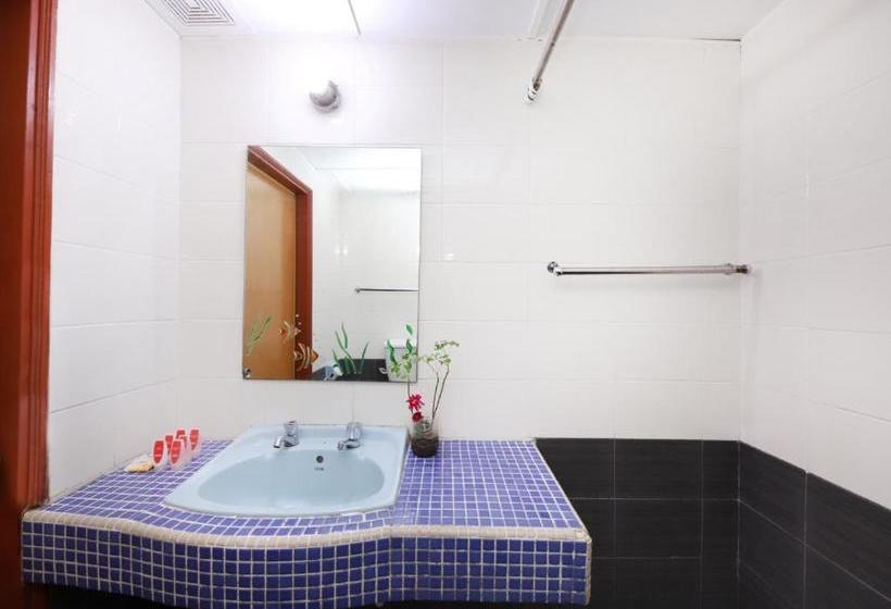 酒店 Oyo 699 Plaza