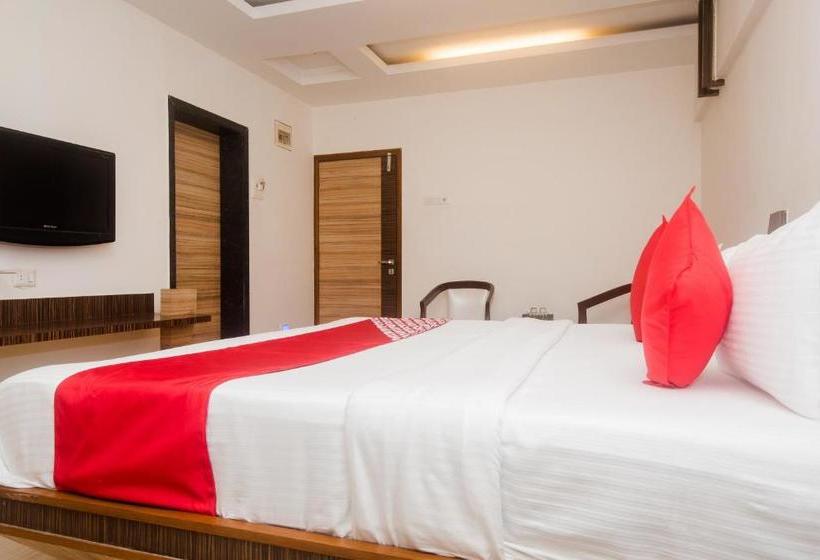 בית מלון כפרי Capital O 13823 Praveen International