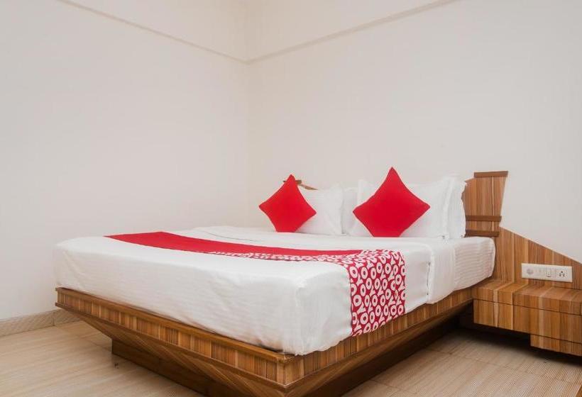 בית מלון כפרי Capital O 13823 Praveen International