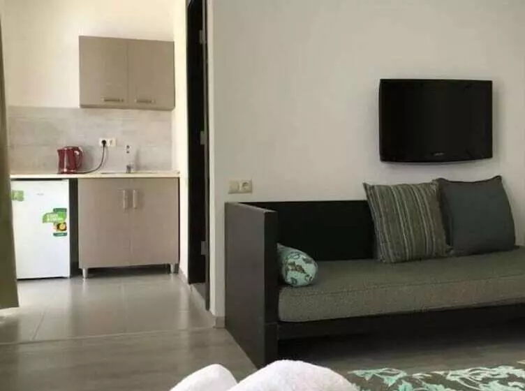پانسیون Guesthouse Data