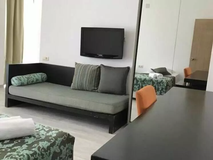 پانسیون Guesthouse Data