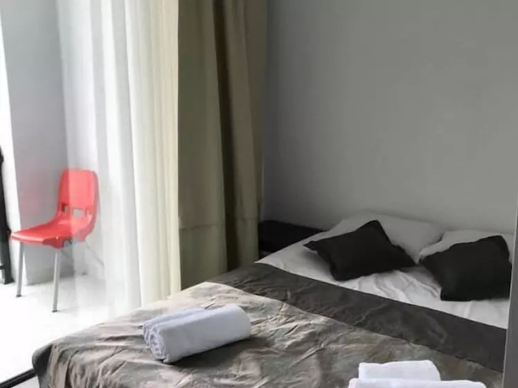پانسیون Guesthouse Data