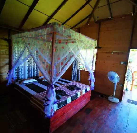 پانسیون Lake Side View Cabana