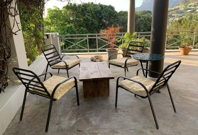 Aamiaismajoitus (B&B) Frogs Hill