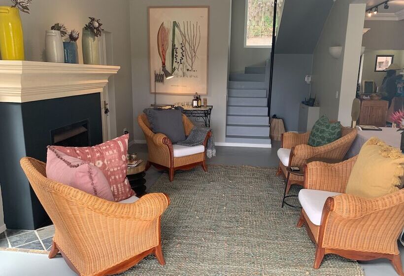 ベッドアンドブレックファースト Frogs Hill