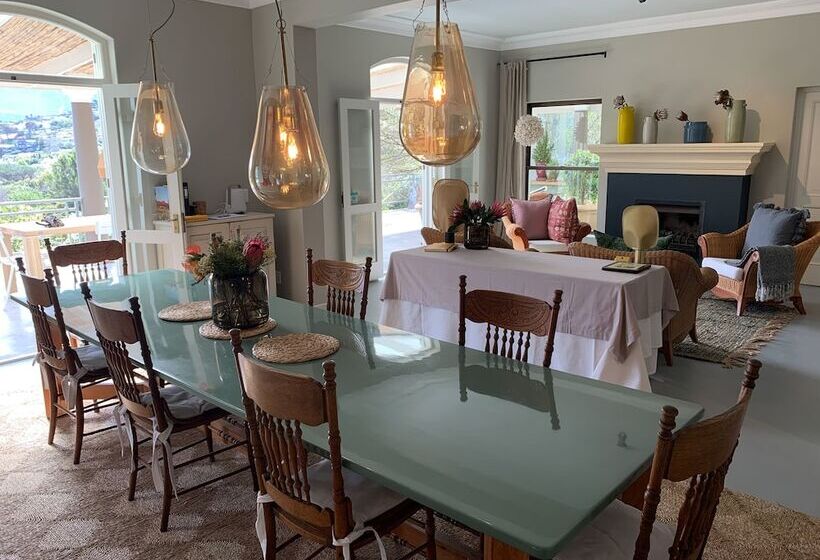 ベッドアンドブレックファースト Frogs Hill