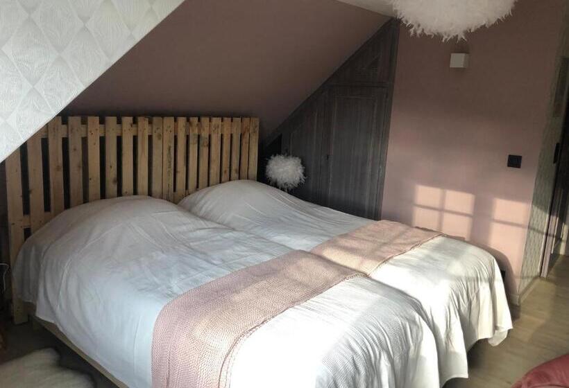 هتل Hostellerie De La Chapelle