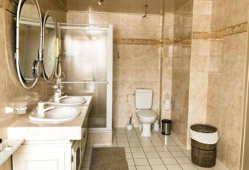 هتل Hostellerie De La Chapelle