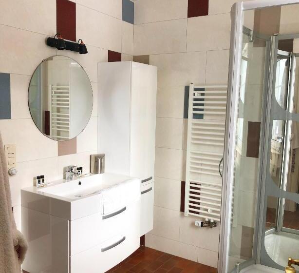 هتل Hostellerie De La Chapelle