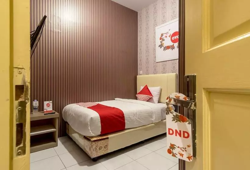 ホテル Oyo 359 Executive Inn