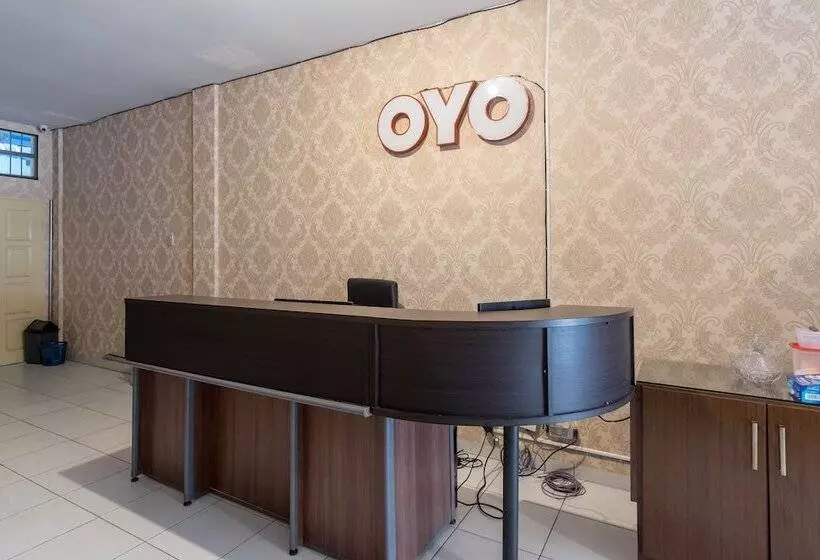 ホテル Oyo 359 Executive Inn