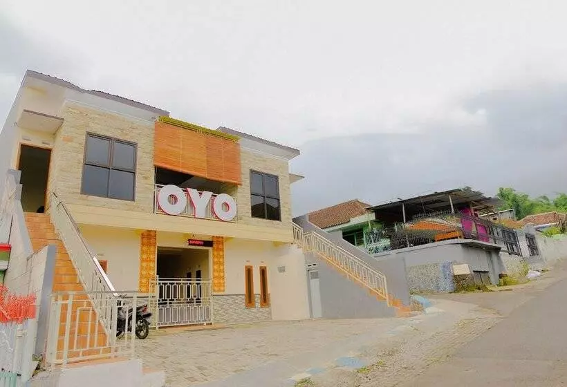 Otel Oyo 605 Queen Residence