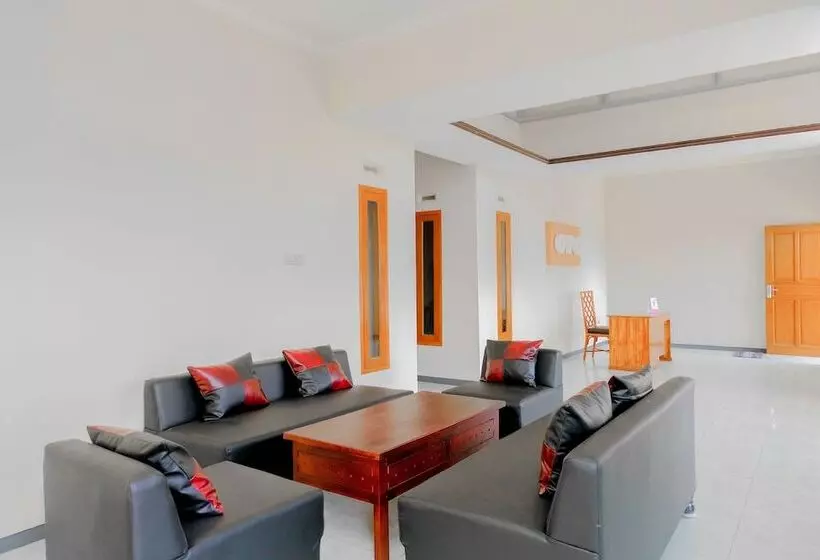 Otel Oyo 605 Queen Residence