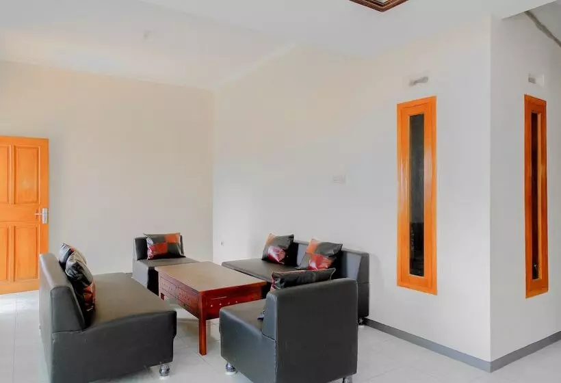 Otel Oyo 605 Queen Residence