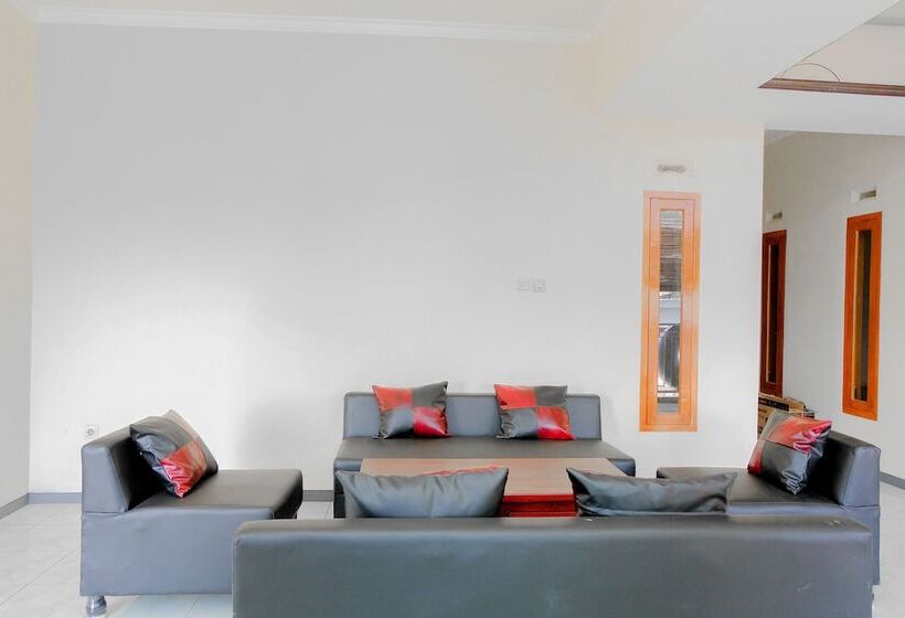 فندق Oyo 605 Queen Residence