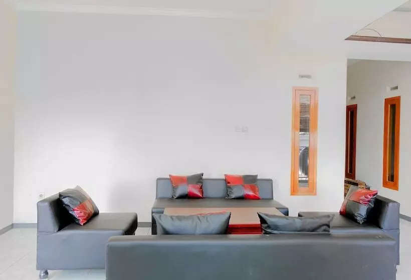 Otel Oyo 605 Queen Residence