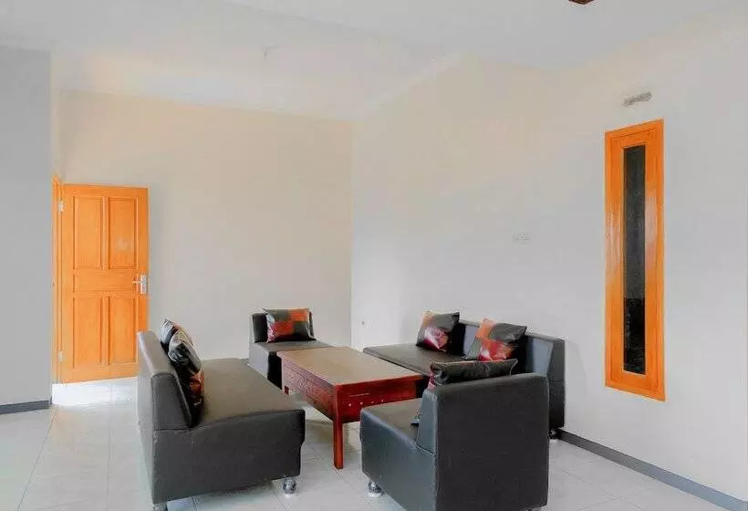 Otel Oyo 605 Queen Residence