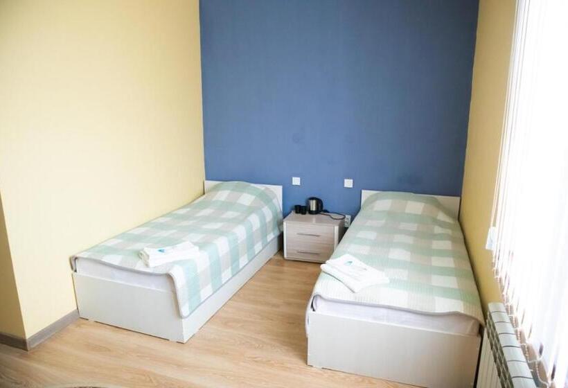 هتل Sad Dolgoletiya