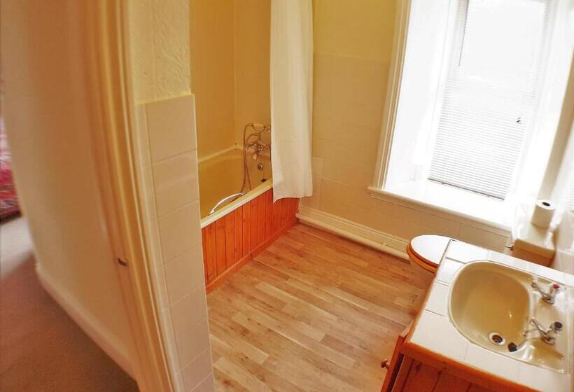 בית מלון כפרי The White House