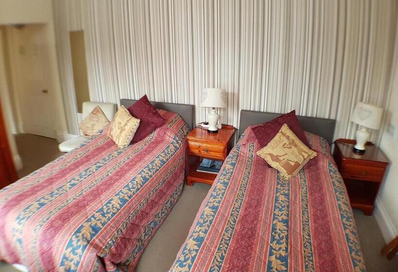 בית מלון כפרי The White House