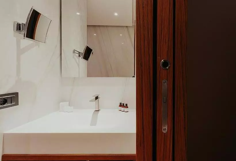 هتل Baca Suites, Restaurant & Bar