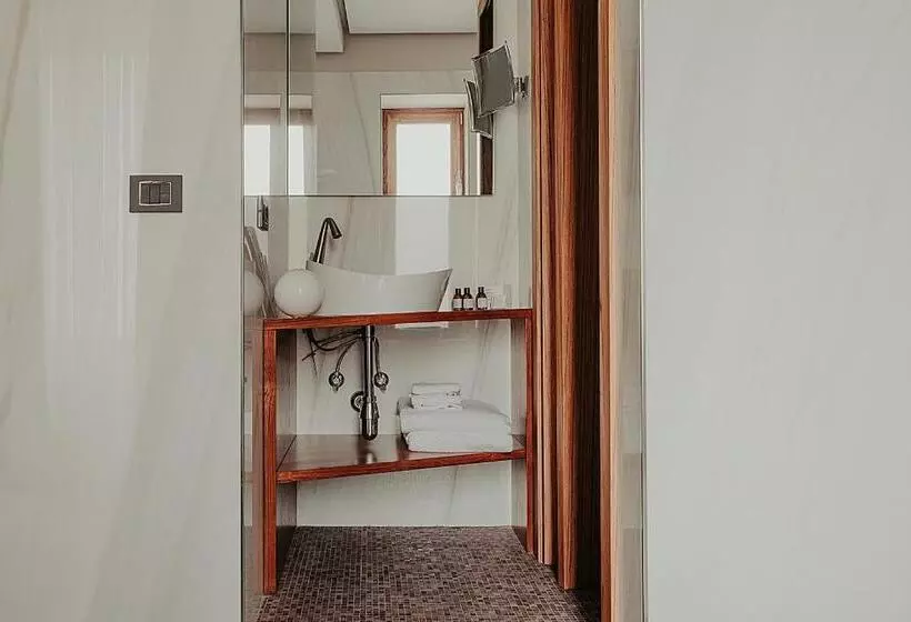 هتل Baca Suites, Restaurant & Bar
