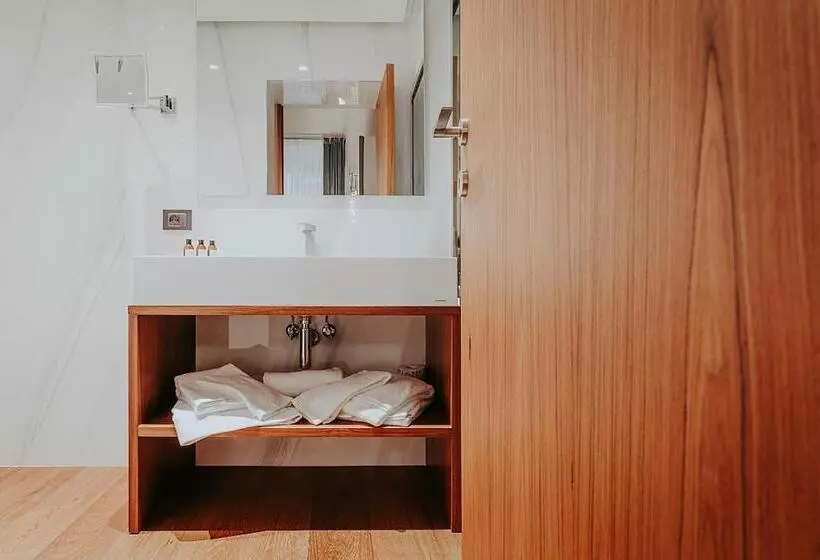 هتل Baca Suites, Restaurant & Bar