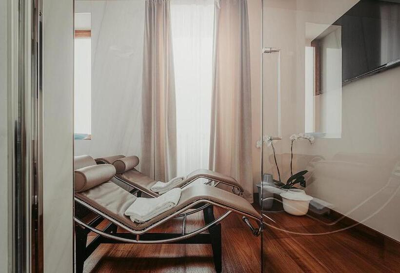 Hotel Baca Suites, Restaurant & Bar