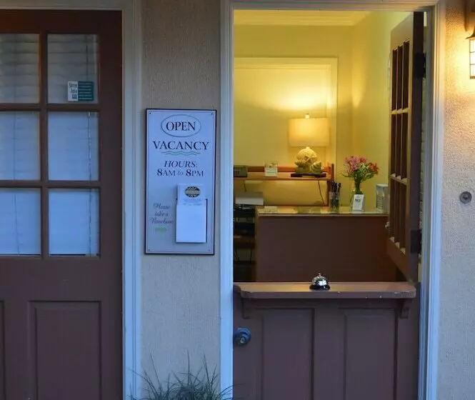 Hotelli Beachcomber Inn