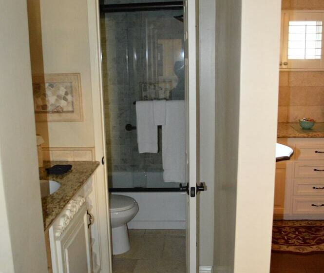 ホテル Beachcomber Inn