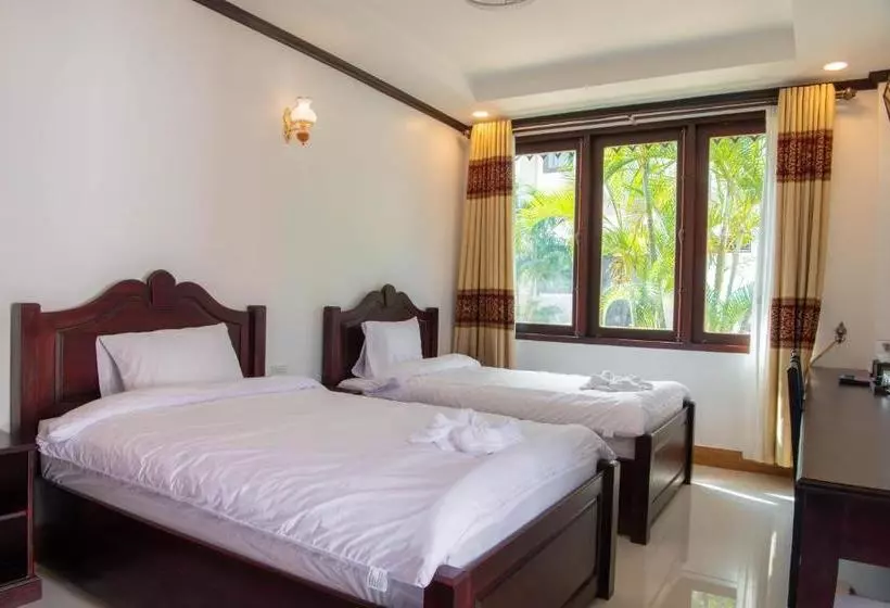 Hotelli Khung City