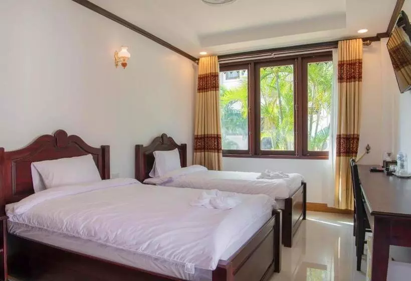 Hotelli Khung City