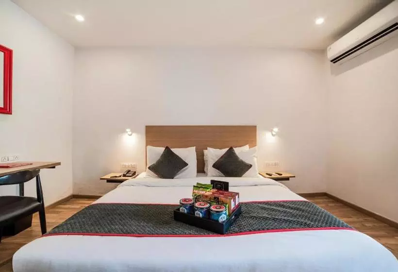 ホテル Oyo Townhouse 248 Uc Pankha Road