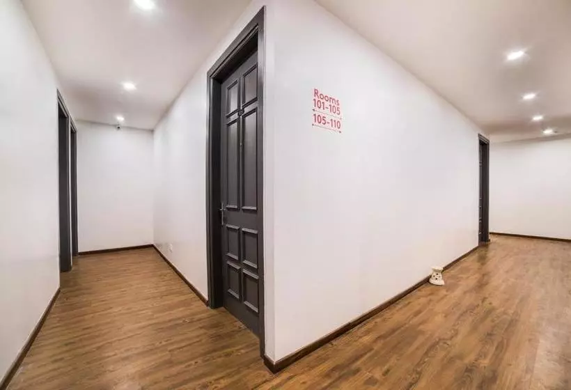 ホテル Oyo Townhouse 248 Uc Pankha Road