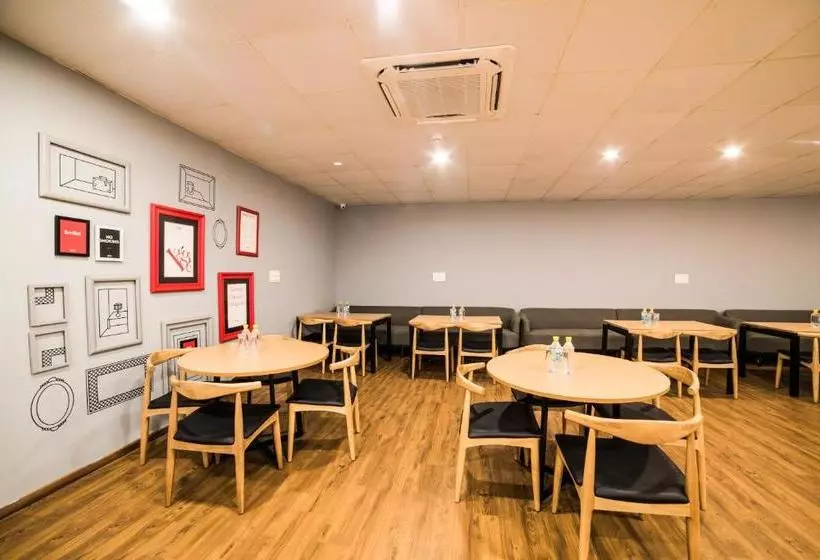 ホテル Oyo Townhouse 248 Uc Pankha Road