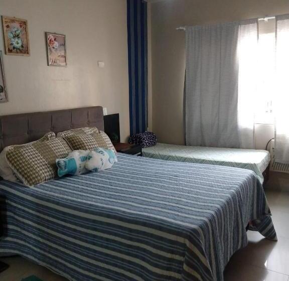 펜션 Suítes Econômica 250 Metros Do Mar