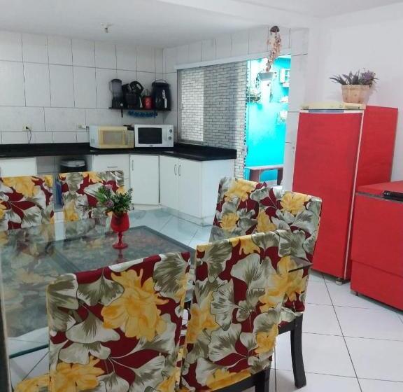 펜션 Suítes Econômica 250 Metros Do Mar