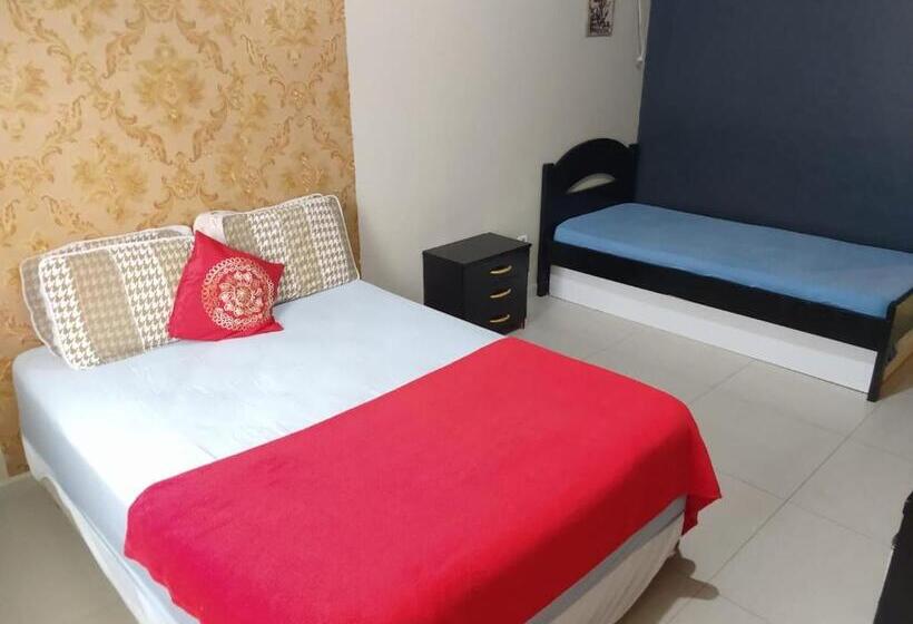 펜션 Suítes Econômica 250 Metros Do Mar