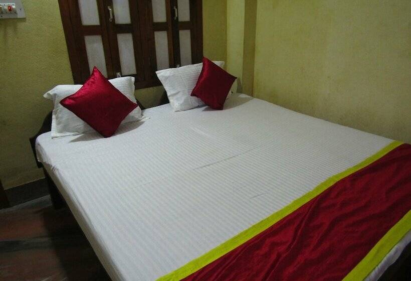 Отель Goroomgo Annapurna Bhakta Niwas Puri