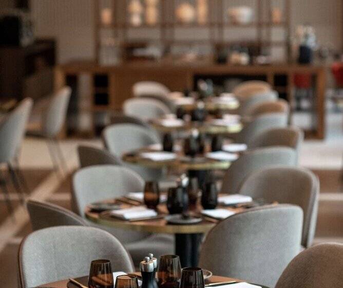 هتل Hilton Garden Inn Vilnius City Centre