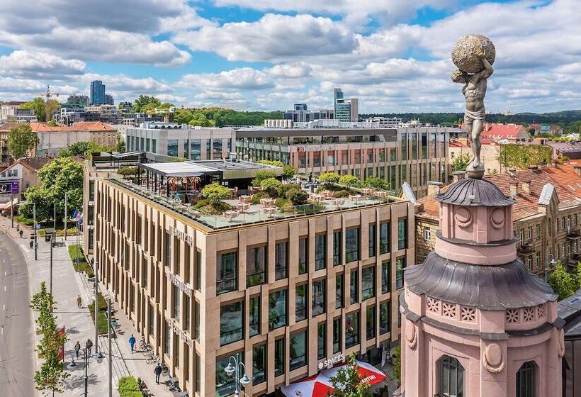 هتل Hilton Garden Inn Vilnius City Centre