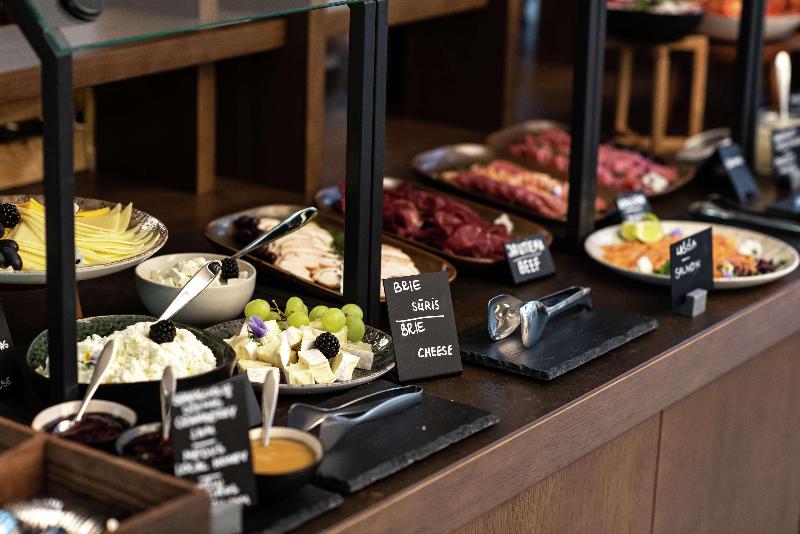 هتل Hilton Garden Inn Vilnius City Centre