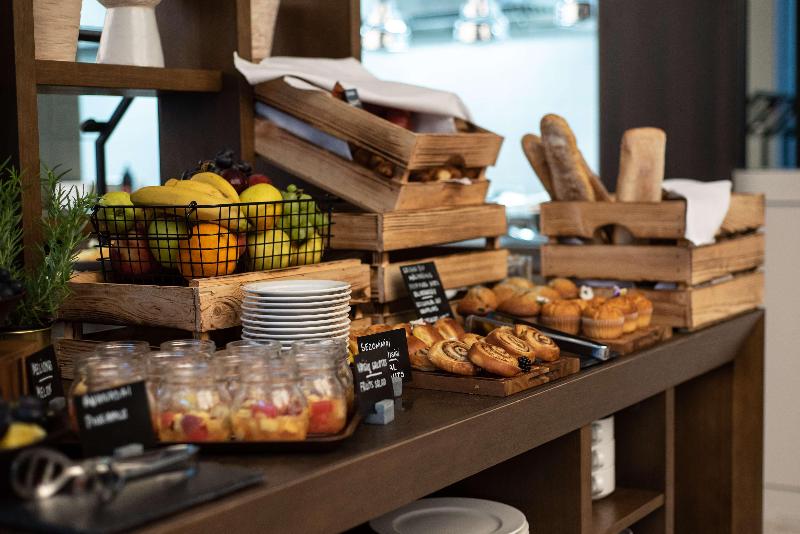 هتل Hilton Garden Inn Vilnius City Centre